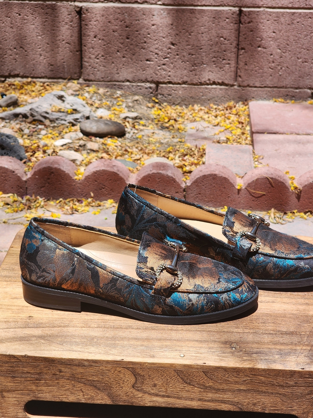 Alex Marie Gilmore Two Printed Jacquard Bit Buckle Loafers Size 6 - Picture 4 of 9